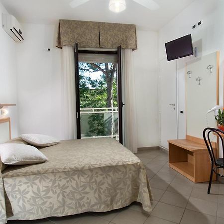 קרביה Hotel Trieste מראה חיצוני תמונה