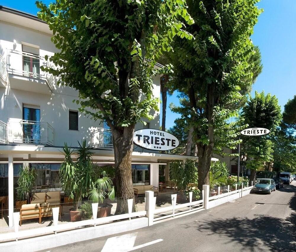 קרביה Hotel Trieste מראה חיצוני תמונה