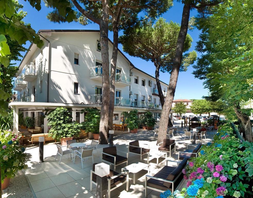 קרביה Hotel Trieste מראה חיצוני תמונה