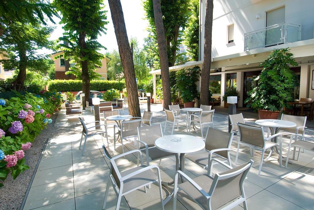 קרביה Hotel Trieste מראה חיצוני תמונה
