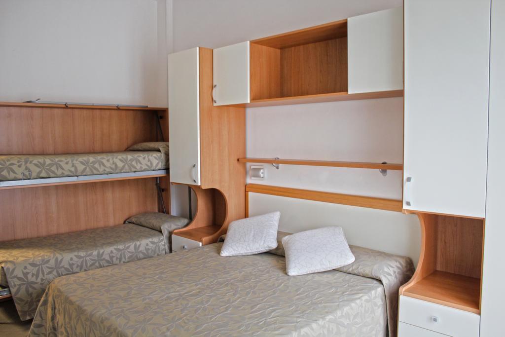 קרביה Hotel Trieste מראה חיצוני תמונה