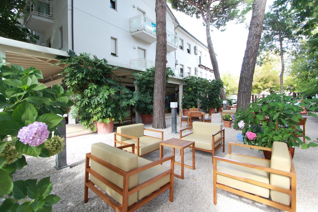 קרביה Hotel Trieste מראה חיצוני תמונה